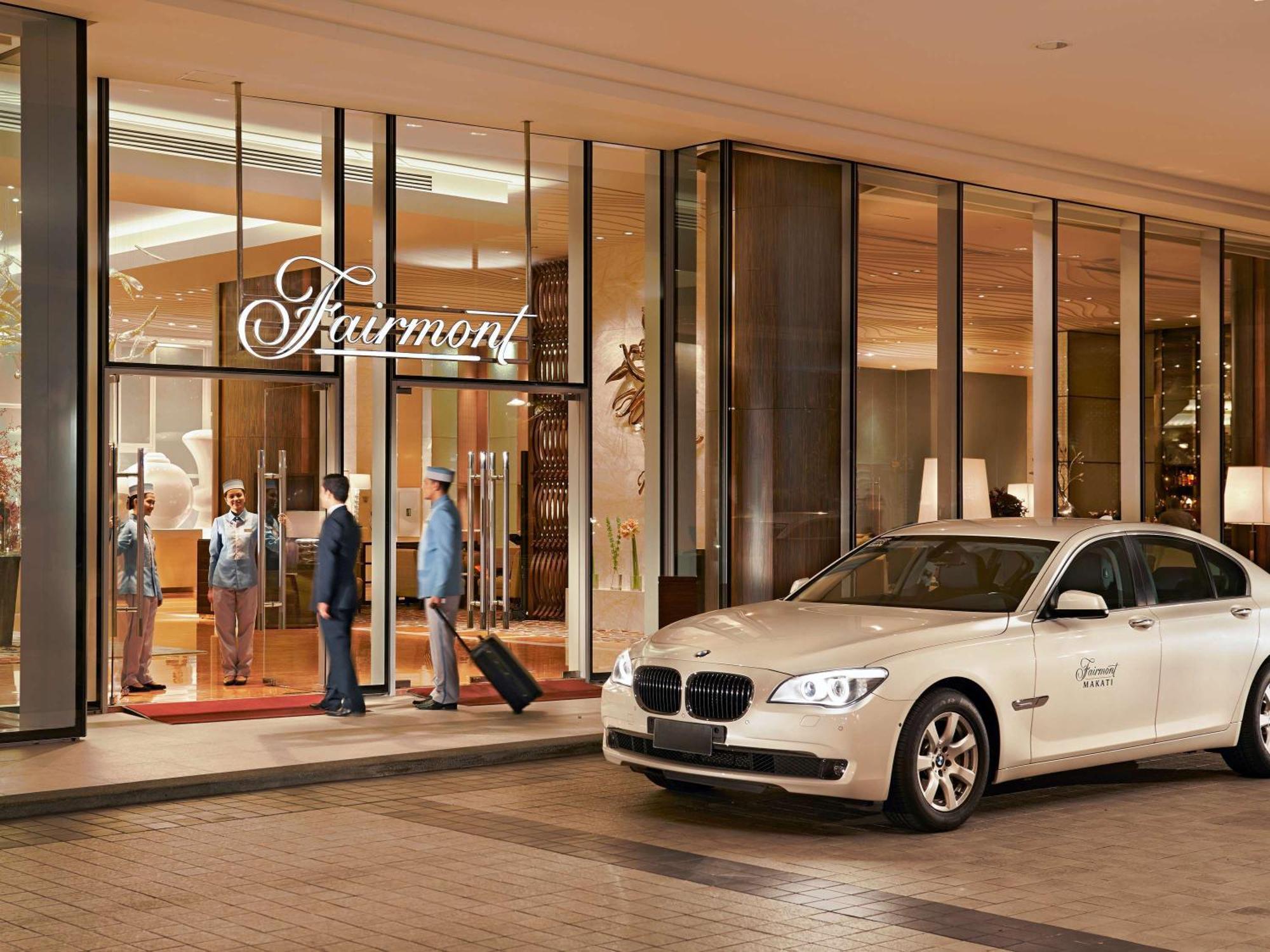 Fairmont Makati Hotell Makati City Eksteriør bilde Entrance of Fairmont Jakarta