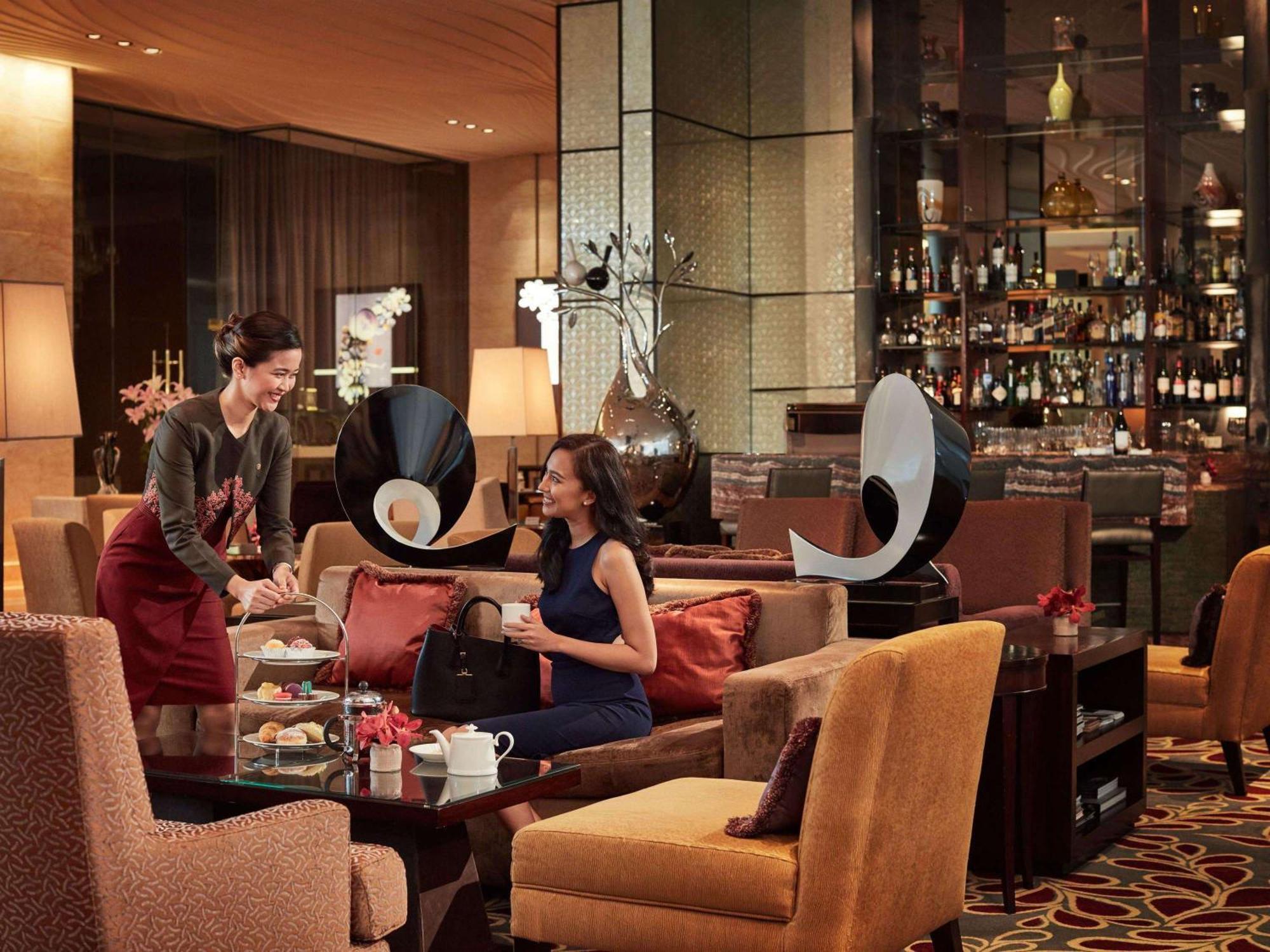 Fairmont Makati Hotell Makati City Eksteriør bilde The Bar