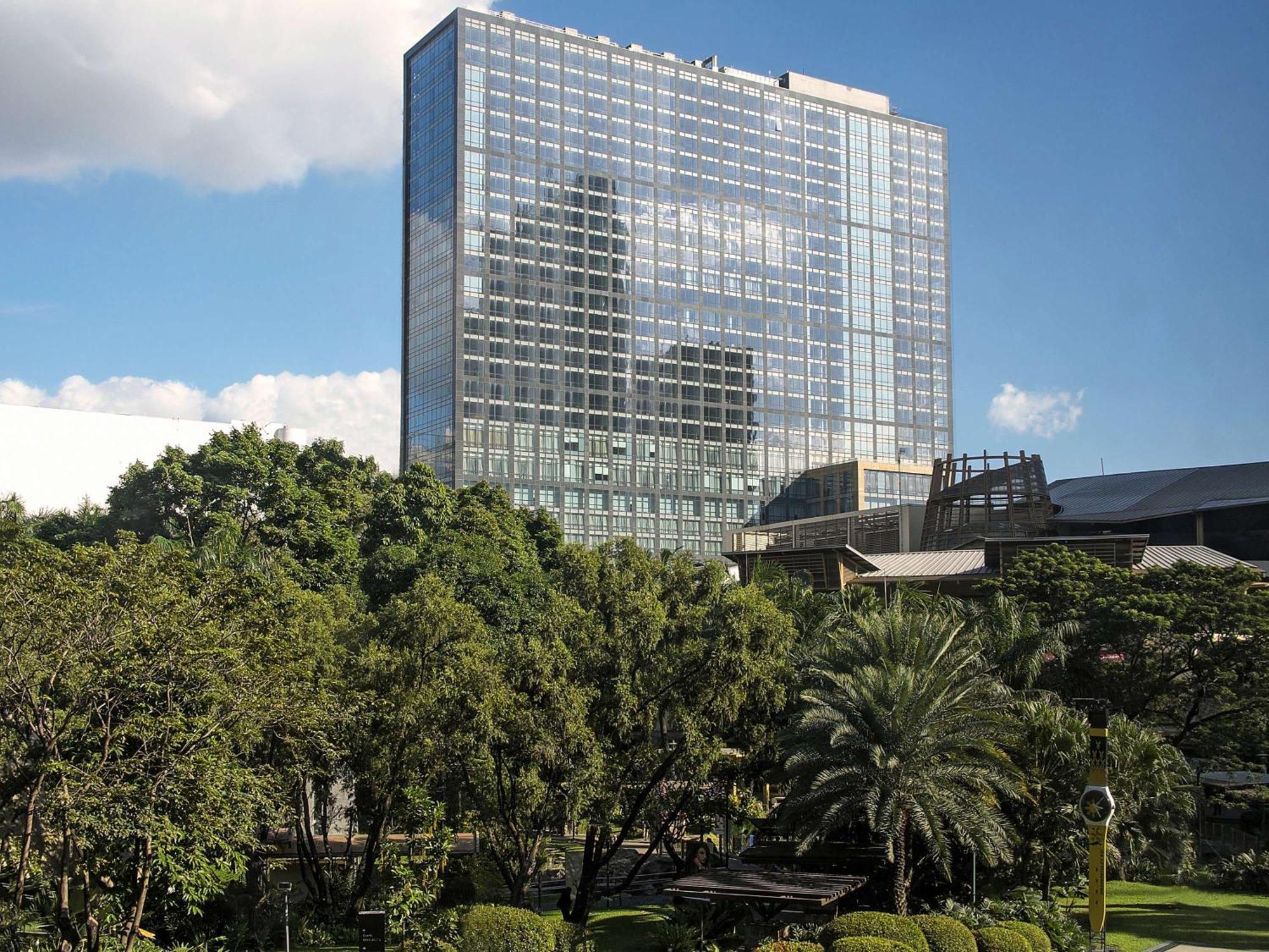 Fairmont Makati Hotell Makati City Eksteriør bilde The University of Texas MD Anderson Cancer Center