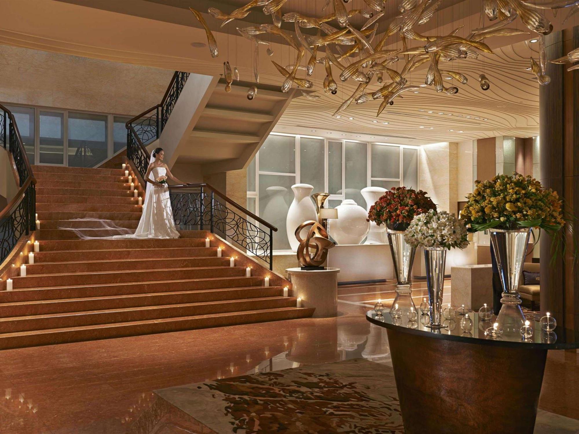 Fairmont Makati Hotell Makati City Eksteriør bilde The lobby of the hotel